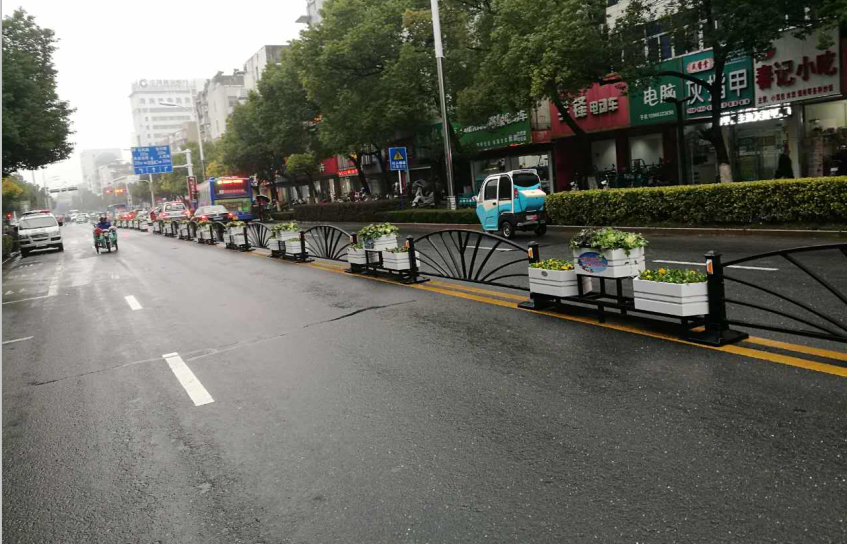 巢湖市—中央隔離護(hù)欄花箱 巢湖市—中央隔離護(hù)欄花箱