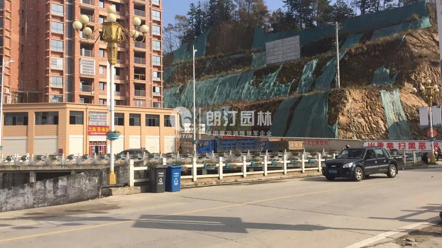 鞍式花盆護(hù)欄景觀提升