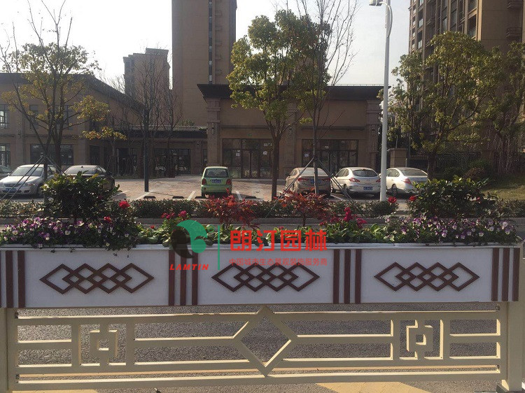 上海奉賢區(qū)道路隔離花箱 上海奉賢區(qū)道路隔離花箱