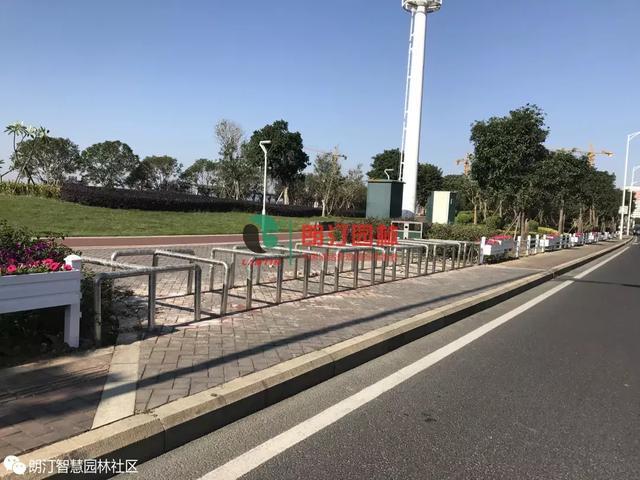 人行道隔離花箱 人行道隔離花箱