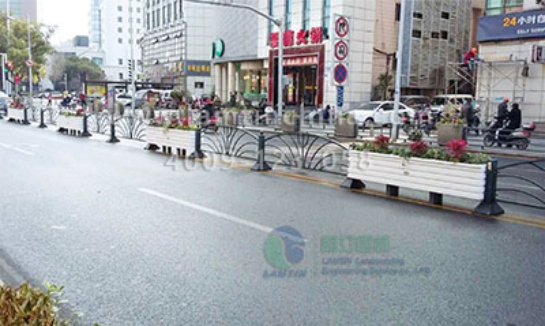 護(hù)欄綠化花箱