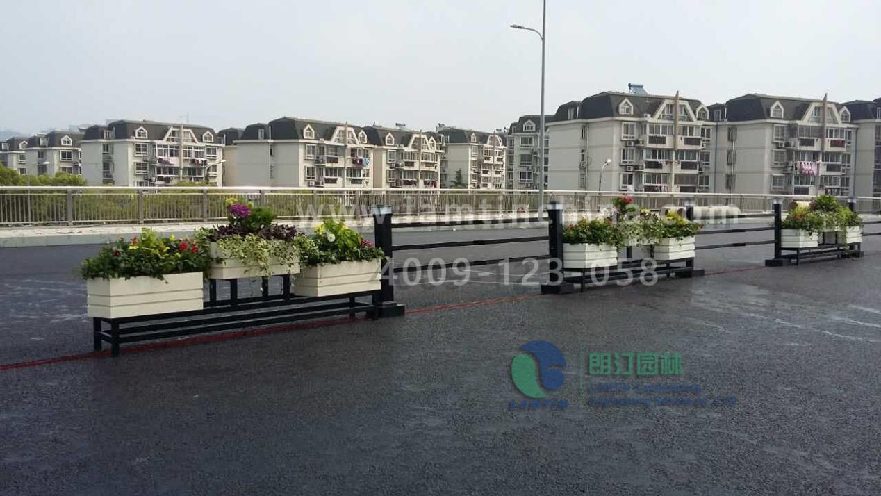 道路隔離花箱 道路隔離花箱